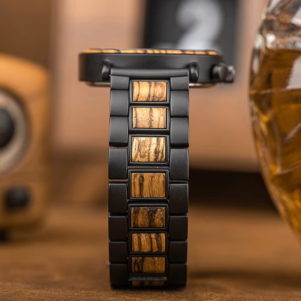 Bracelet de montre Miami en bois et acier noir avec inserts en bois clair à motifs naturels