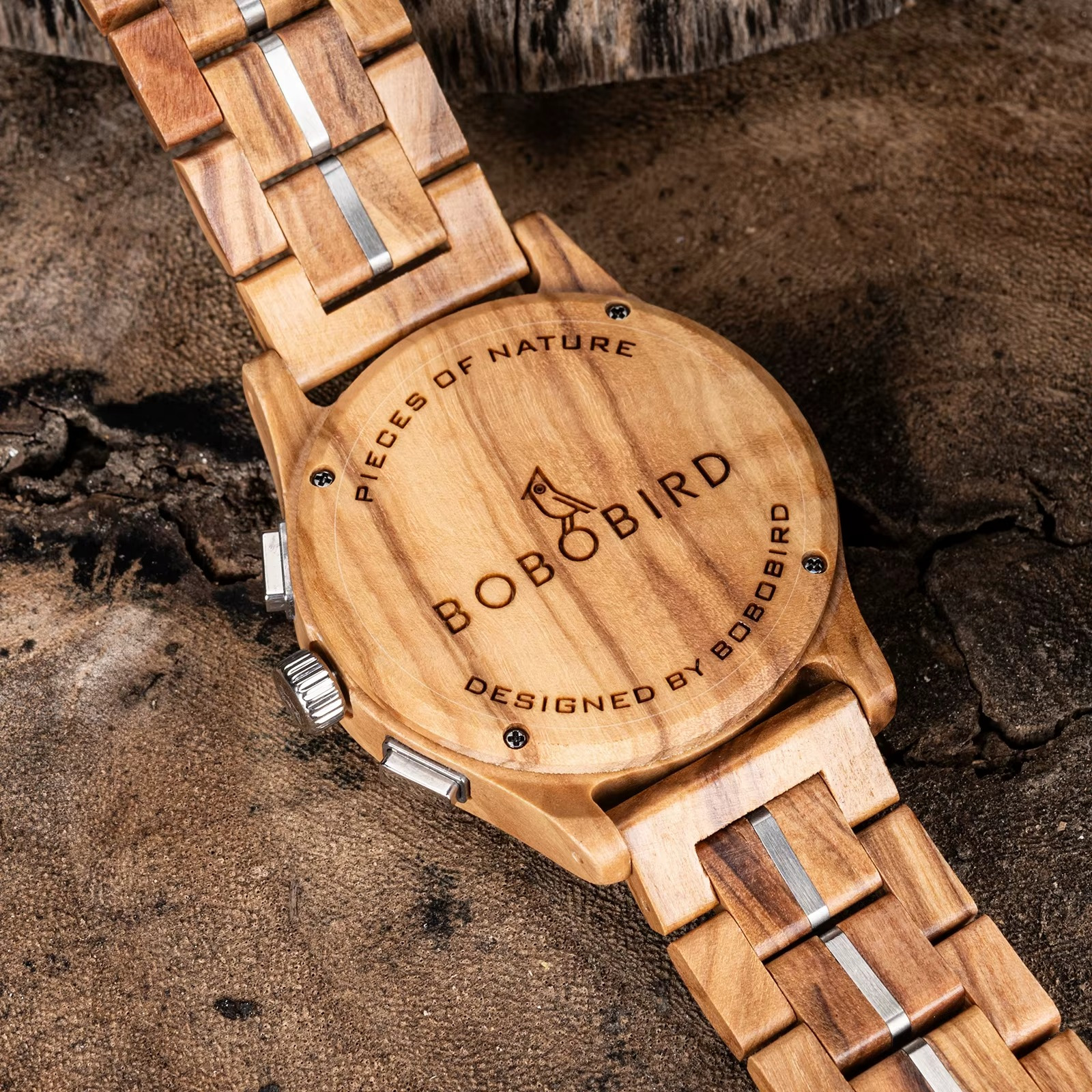 Dos de la montre en bois naturel Serengeti avec bracelet zébrano et gravure Bobobird