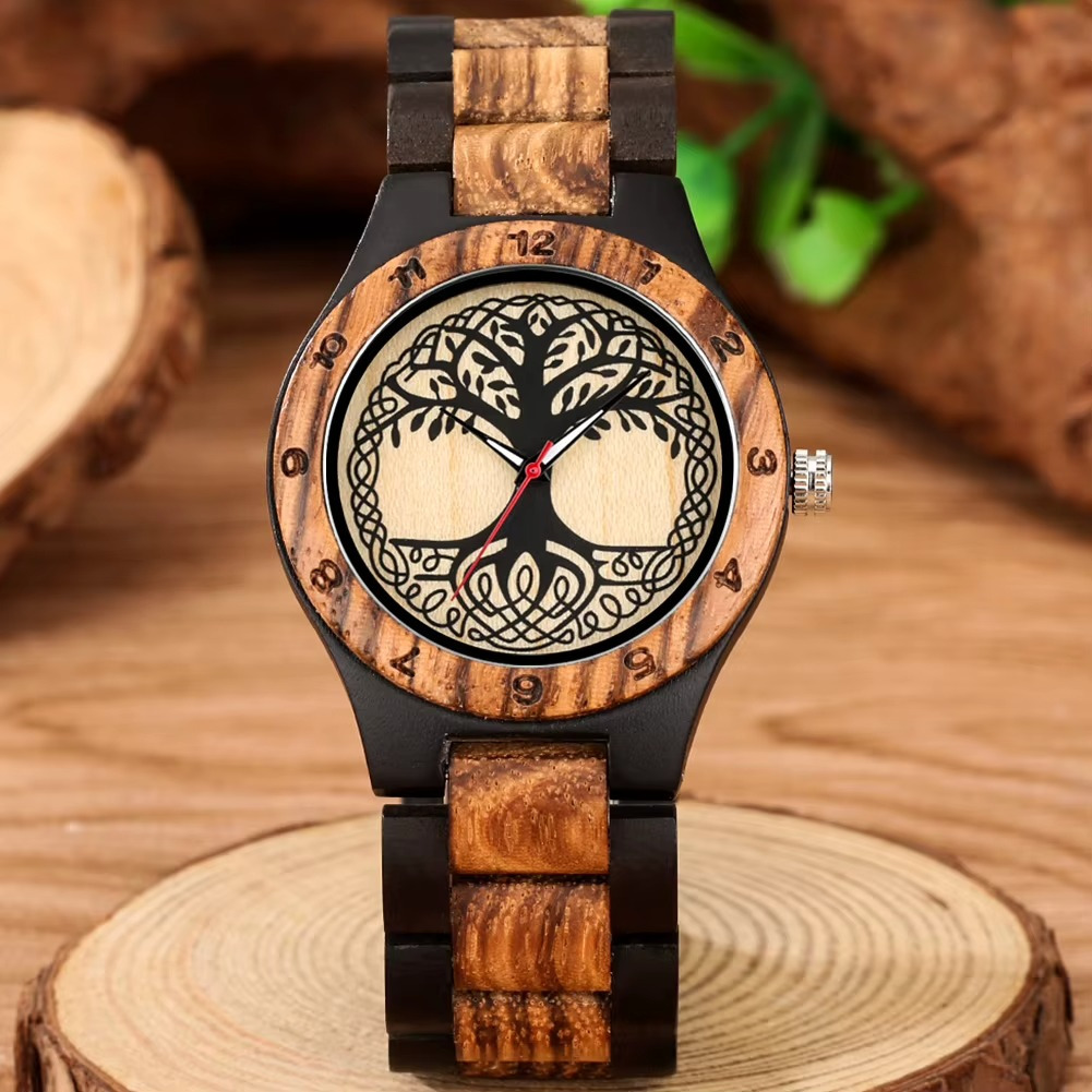 Montre en bois femme Avalona modèle Zébrano avec cadran décoré d'un arbre de vie et nœud celtique