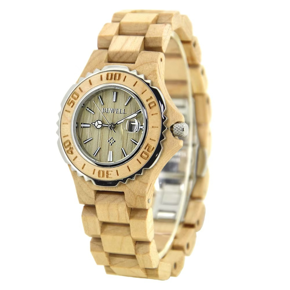 Montre en bois femme modèle Capri avec bracelet bambou clair, cadran plongée et affichage de la date