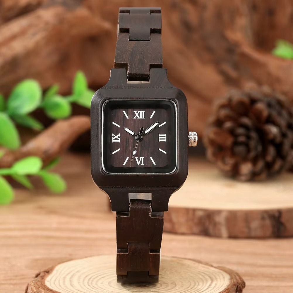 Montre en bois femme Lucerne carrée 26 mm avec bracelet en bois foncé et cadran noir à chiffres romains