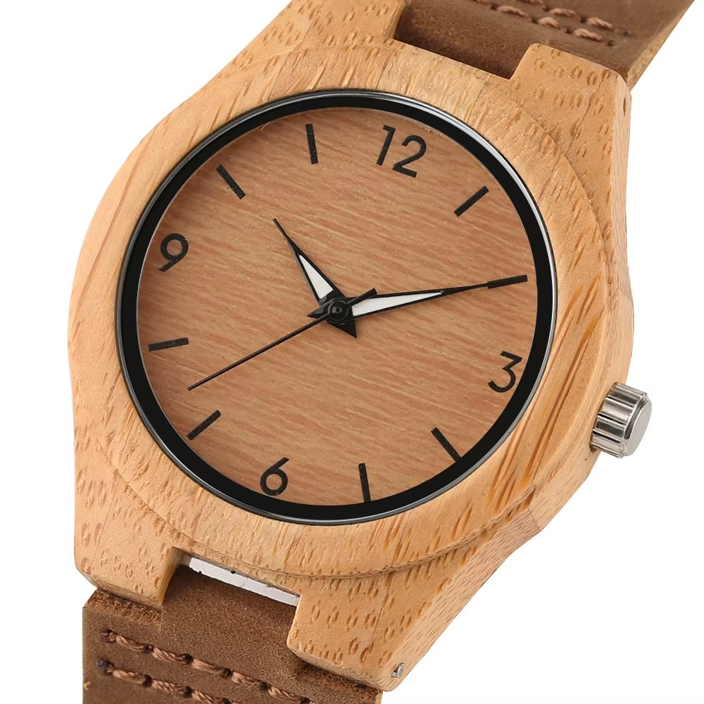 Montre en bois femme modèle Moka avec cadran café en bambou et bracelet cuir marron vue rapprochée