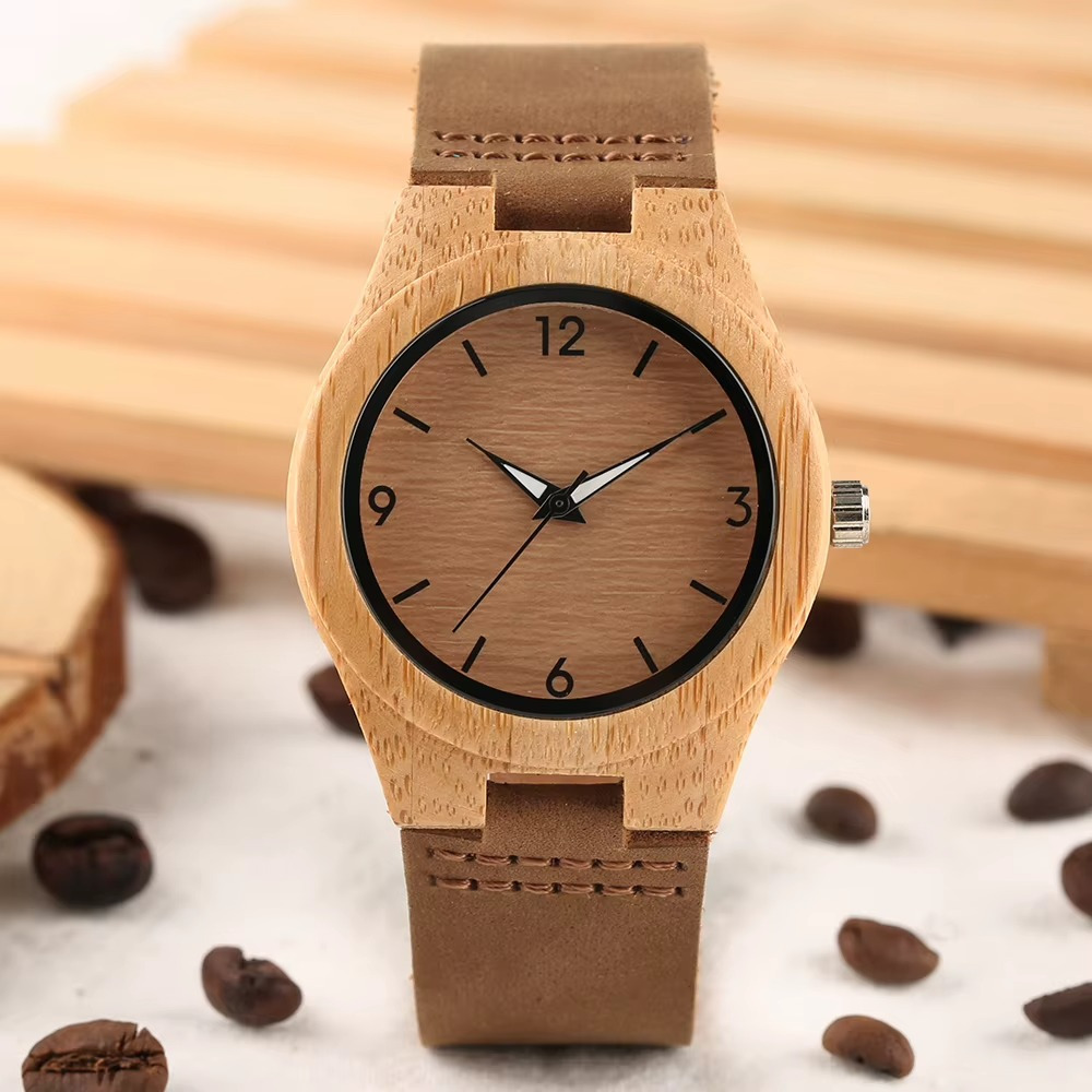 Montre en bois femme modèle Moka avec cadran café et bracelet en cuir marron vue de face