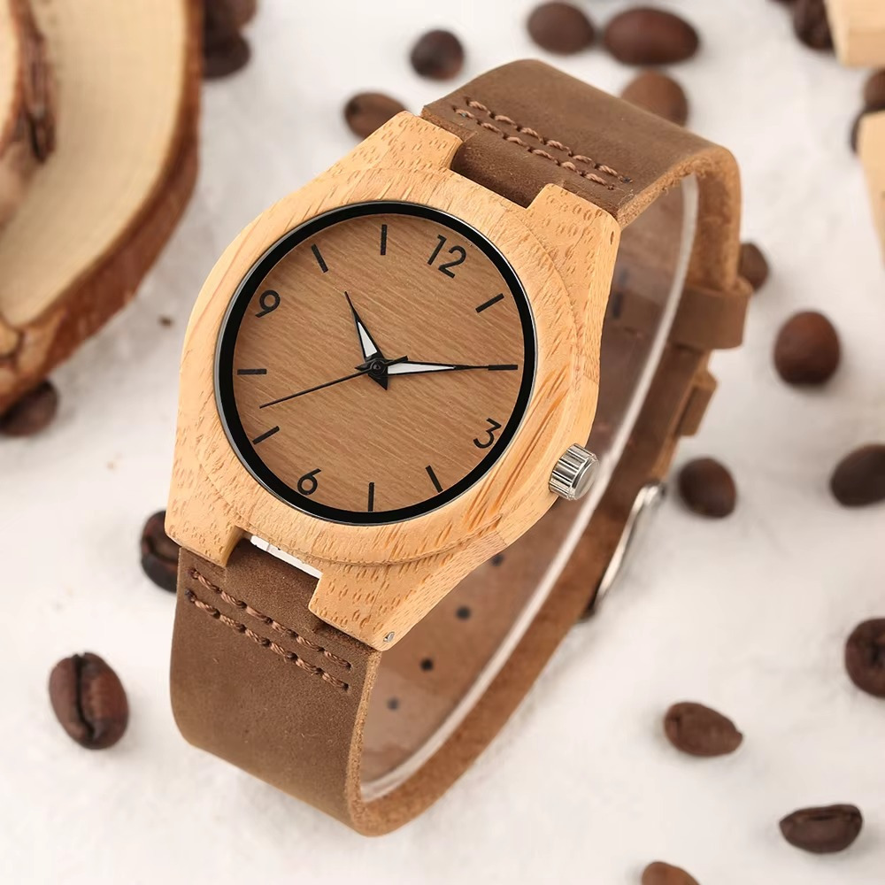 Montre en bois femme modèle Moka avec cadran couleur café et bracelet en cuir marron