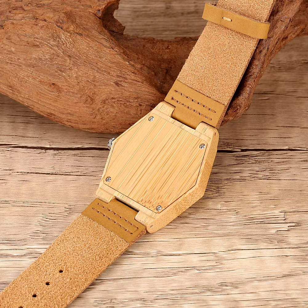 Montre en bois femme Ubud avec boîtier hexagonal en bois clair et bracelet en cuir camel vue arrière