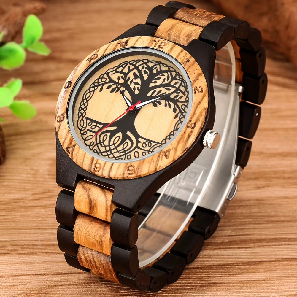 Montre en bois homme Avalon zébrano avec cadran décor arbre de vie et nœud celtique, bracelet en bois clair et foncé