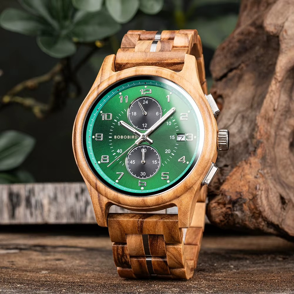 Montre en bois homme modèle Émeraude avec cadran vert dégradé et chronographe, bracelet en bois d'olivier