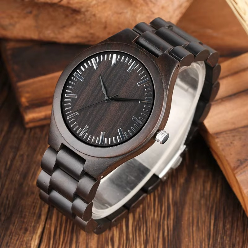 Montre en bois homme Onyx noire ébène avec cadran ton sur ton et bracelet en maillons