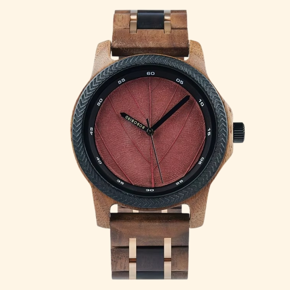 Montre en bois Kodama avec cadran rouge motif feuille et design minimaliste