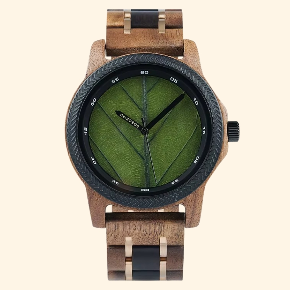 Montre en bois Kodama avec cadran vert motif feuille et design minimaliste