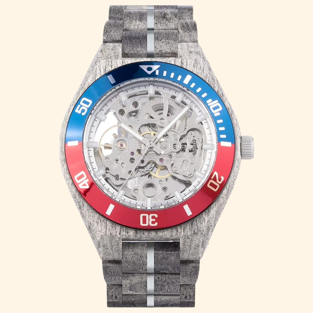 Montre en bois mécanique homme modèle Tanger avec cadran squelette et lunette rotative bicolore bleu et rouge