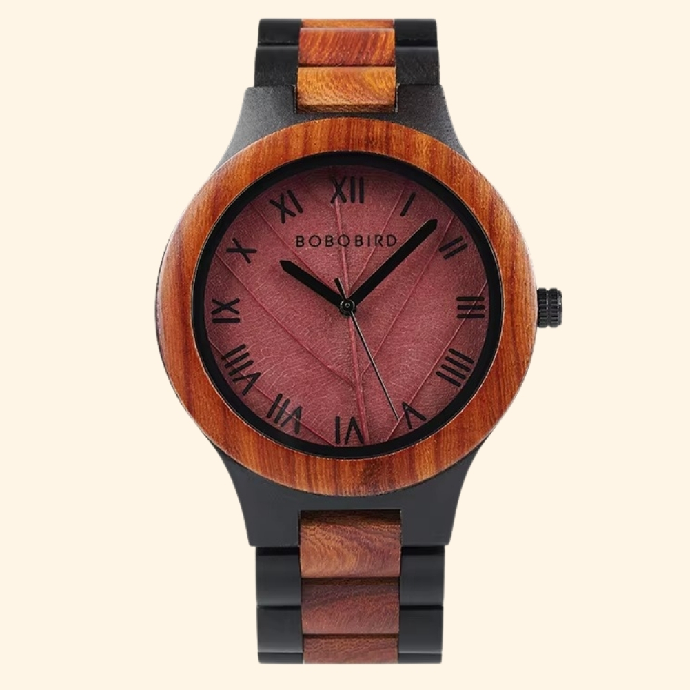Montre en bois Sylva avec cadran feuille rouge et chiffres romains noirs, bracelet en bois et métal noir