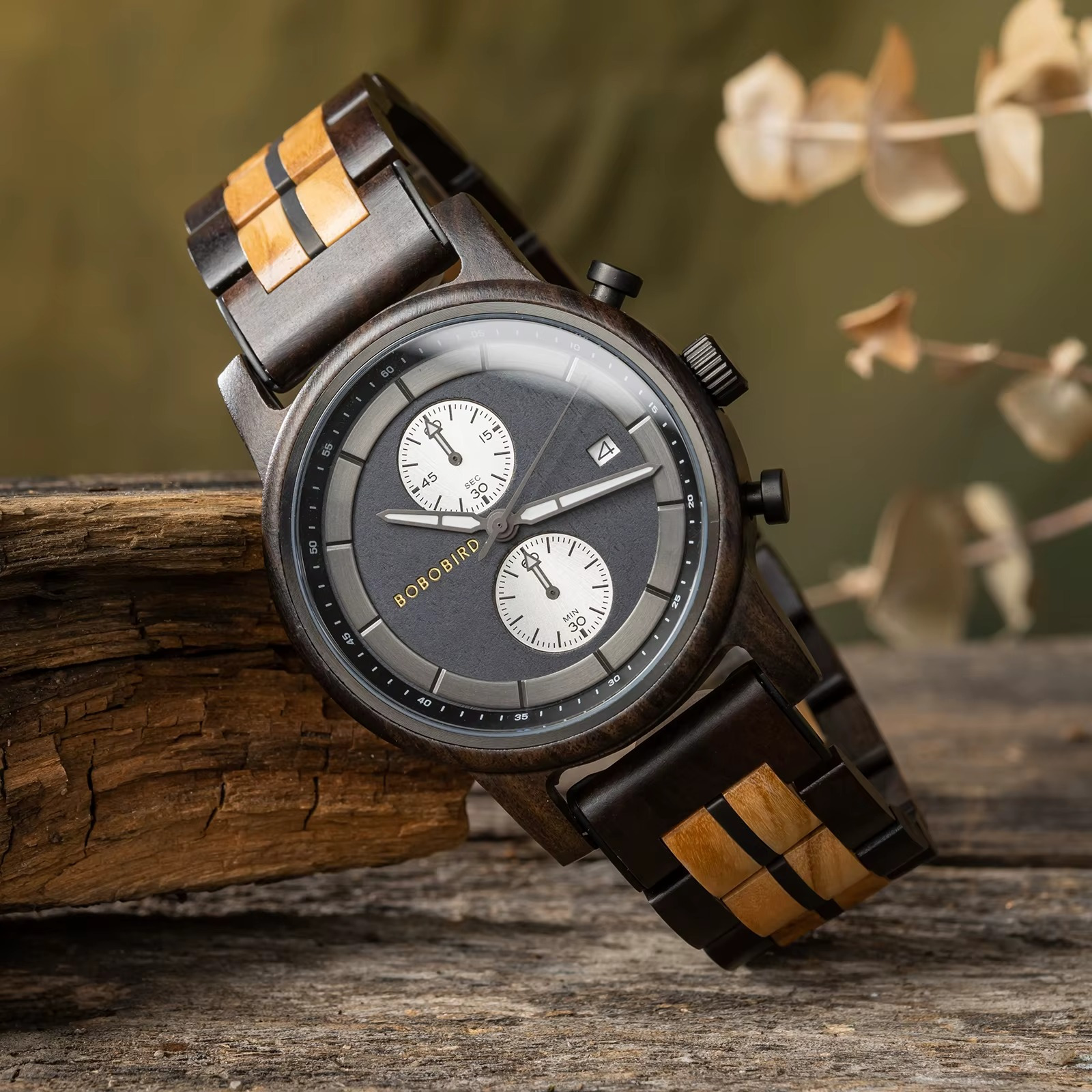 Montre en bois tigré Bengale chronographe 44 mm avec cadran gris et deux sous-cadrans blancs