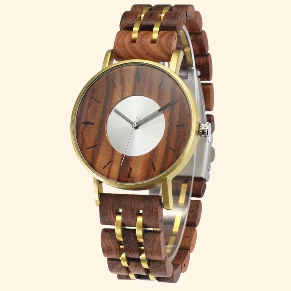 Montre en bois mixte Eclipse avec cadran métal bicolore argent et bois, bracelet en noyer avec détails métalliques dorés