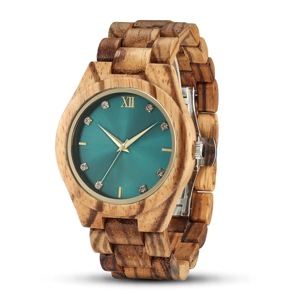 Montre Livia en bois pour femme avec cadran épuré turquoise et index strass
