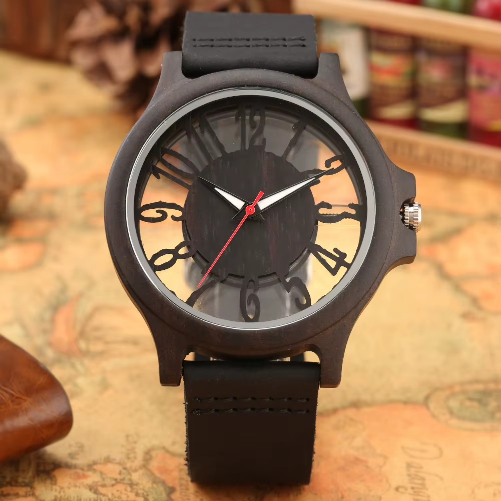 Montre Mirage en bois et cuir homme avec cadran ajouré et chiffres arabes noirs