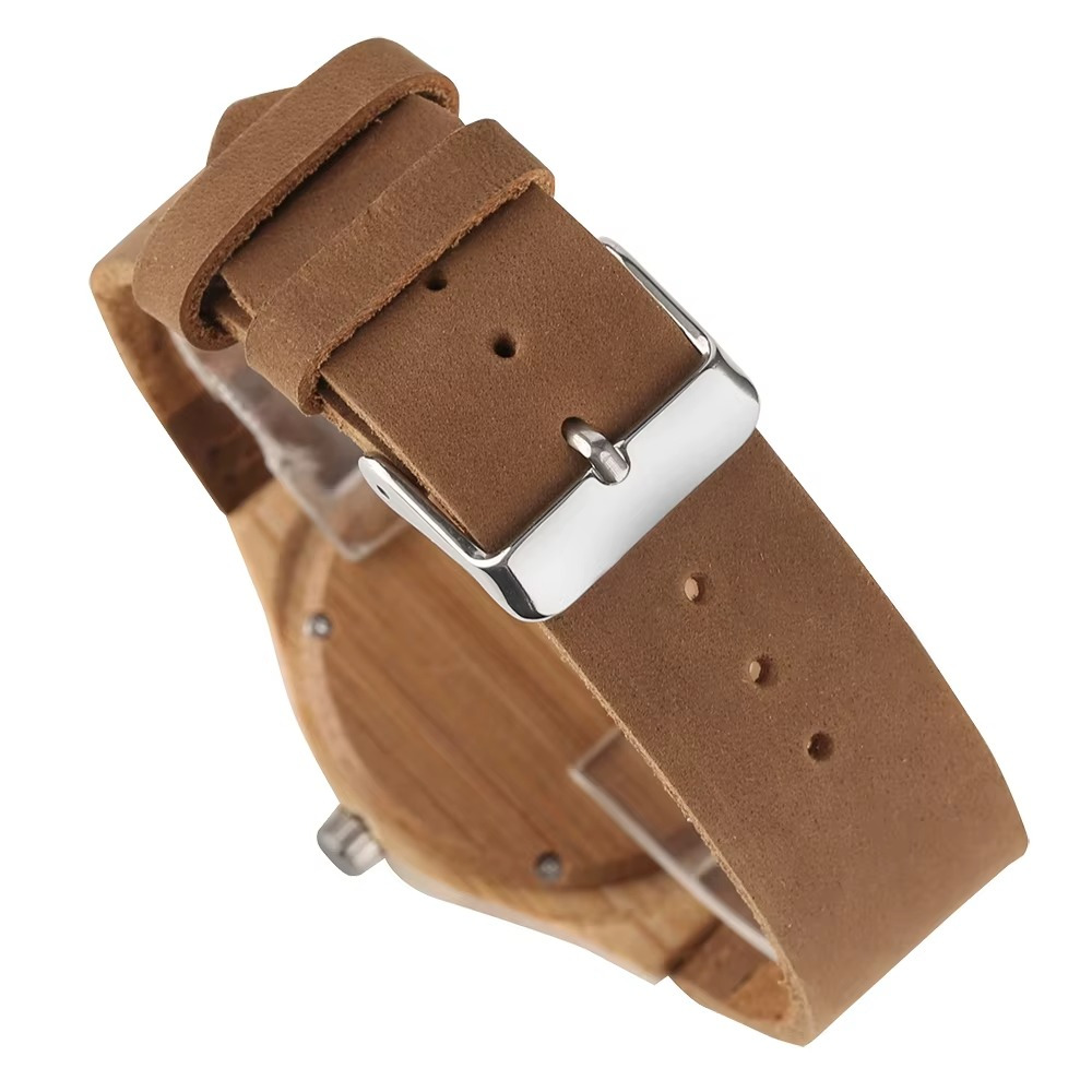 Montre Moka en bois de bambou pour femme avec cadran café et bracelet en cuir marron vue arrière sur la boucle