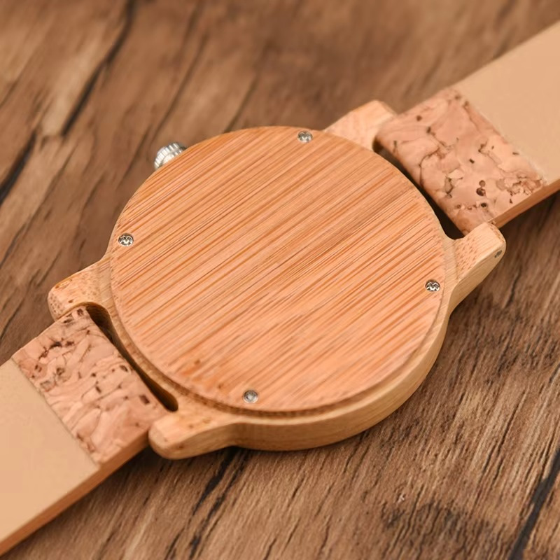 Montre en bois modèle Porto avec boîtier en bambou et bracelet en liège minimaliste vue arrière